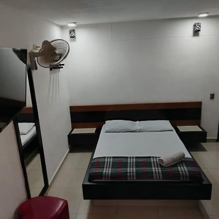hotel COUNTRY Medellín Buitenkant foto