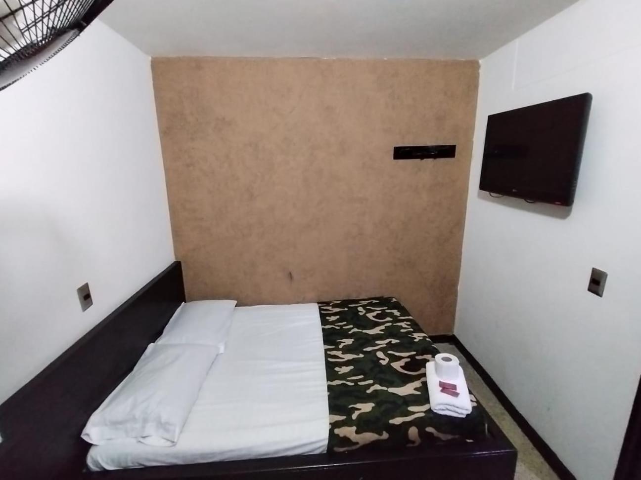 hotel COUNTRY Medellín Buitenkant foto