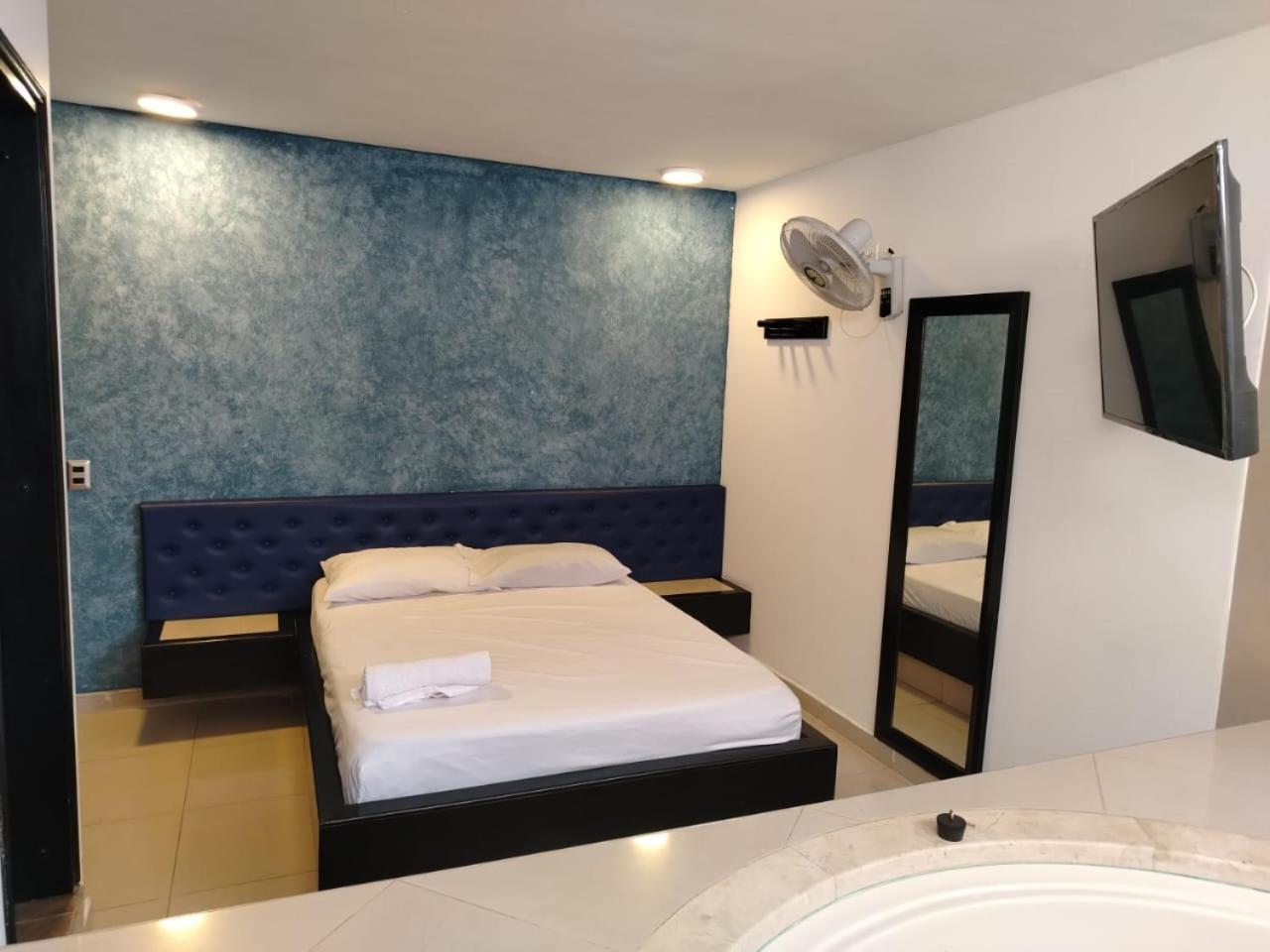 hotel COUNTRY Medellín Buitenkant foto